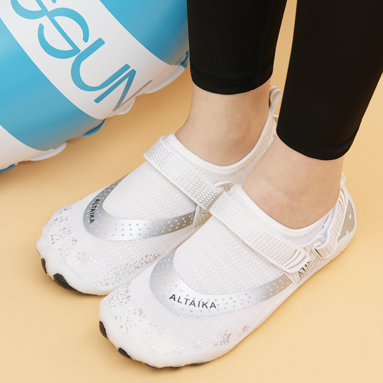 슈패리 초경량 아쿠아슈즈 물빠짐 서핑슈즈 벨크로 아동 여름 물놀이 신발 헬스화 YQ72E1A 17,800원