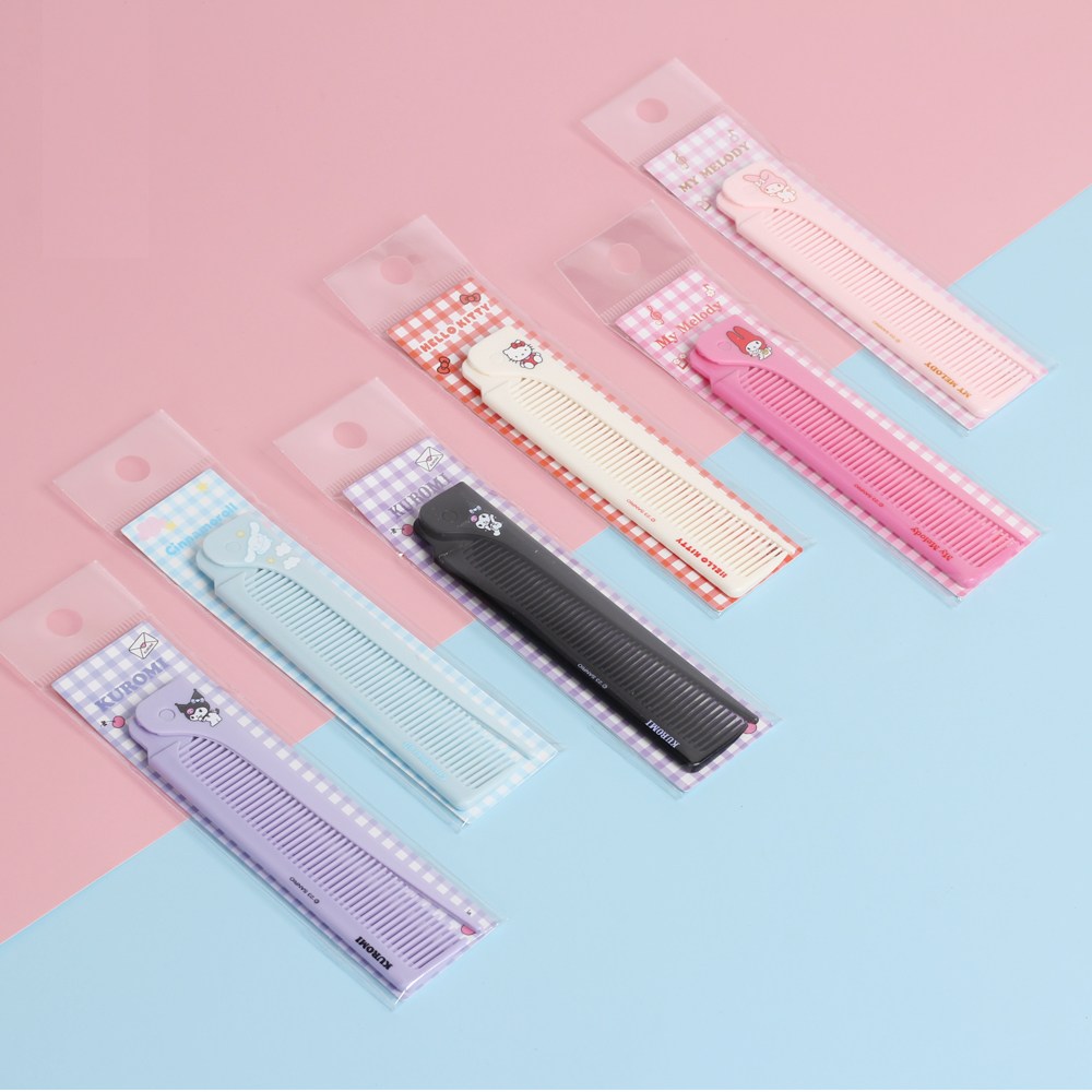 국산 산리오 접이식 꼬리빗 마이멜로디 쿠로미 휴대용빗 앞머리빗, 1개 5,990원