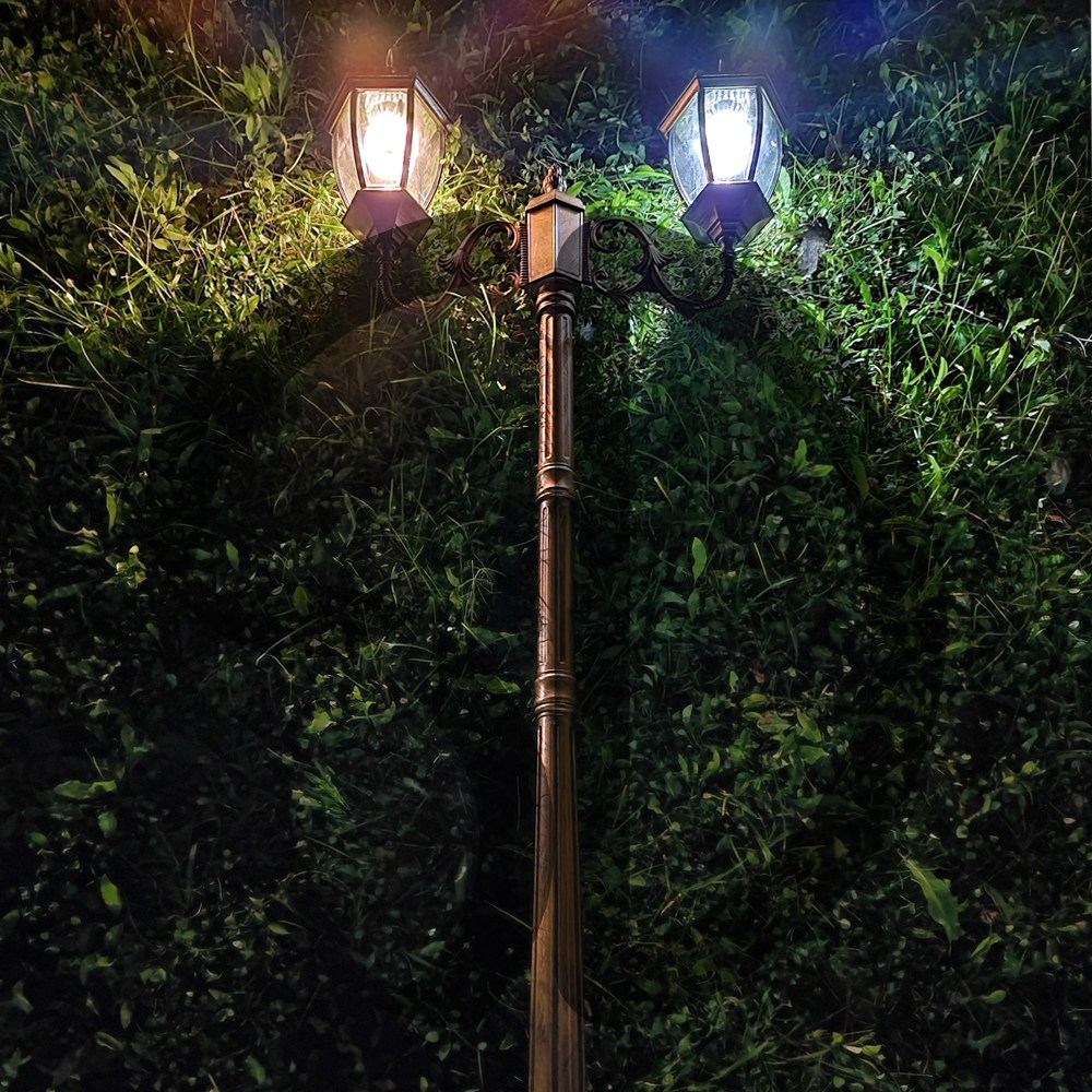 솔까든 태양광 가로등 2구 엔틱 2색지원 1.75M 리모컨제어 2단밝기 솔라정원등, 2가지불빛내장 243,000원