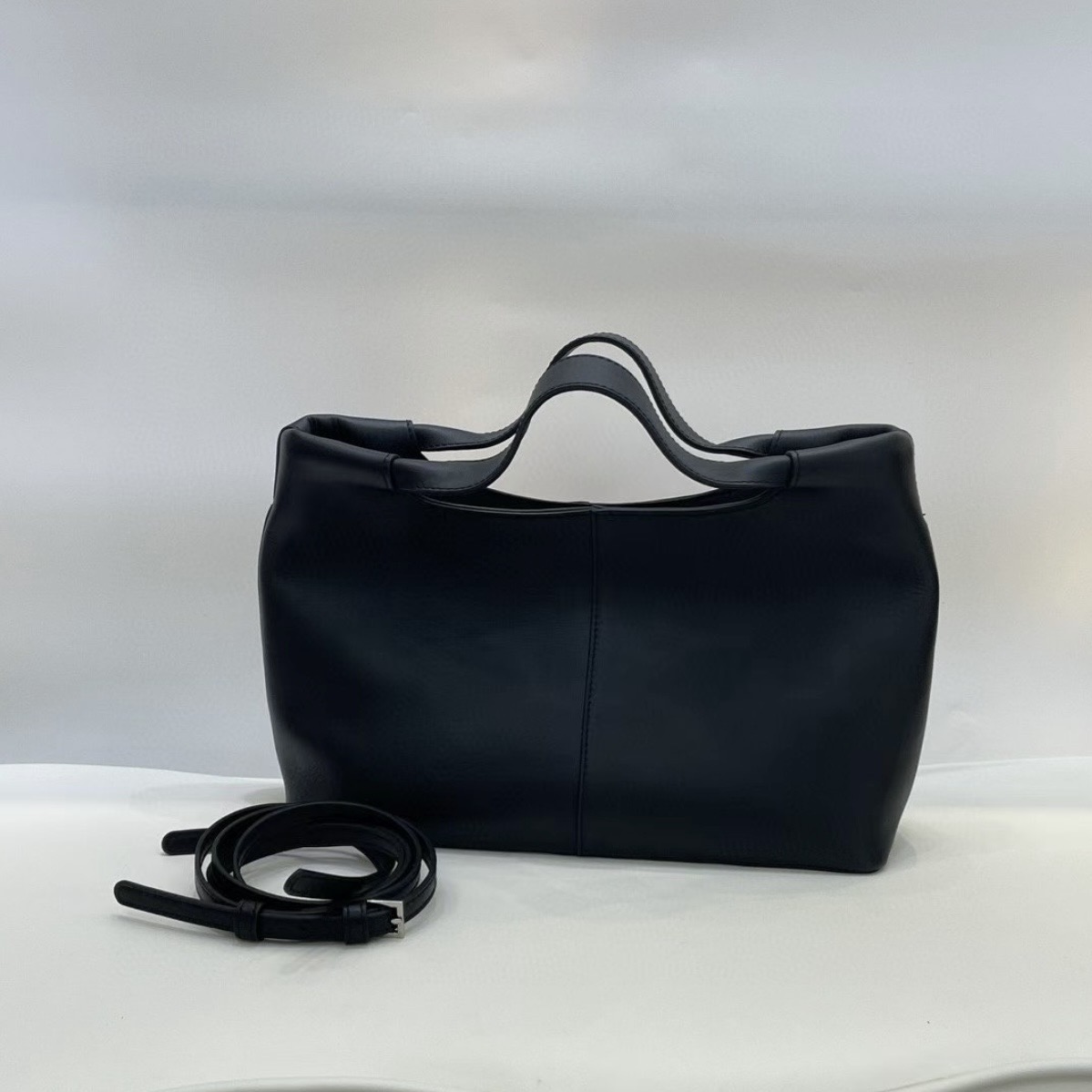 [우리마켓]고급 소가죽 캠든 여성토트백 빅백 빅사이즈 113,200원