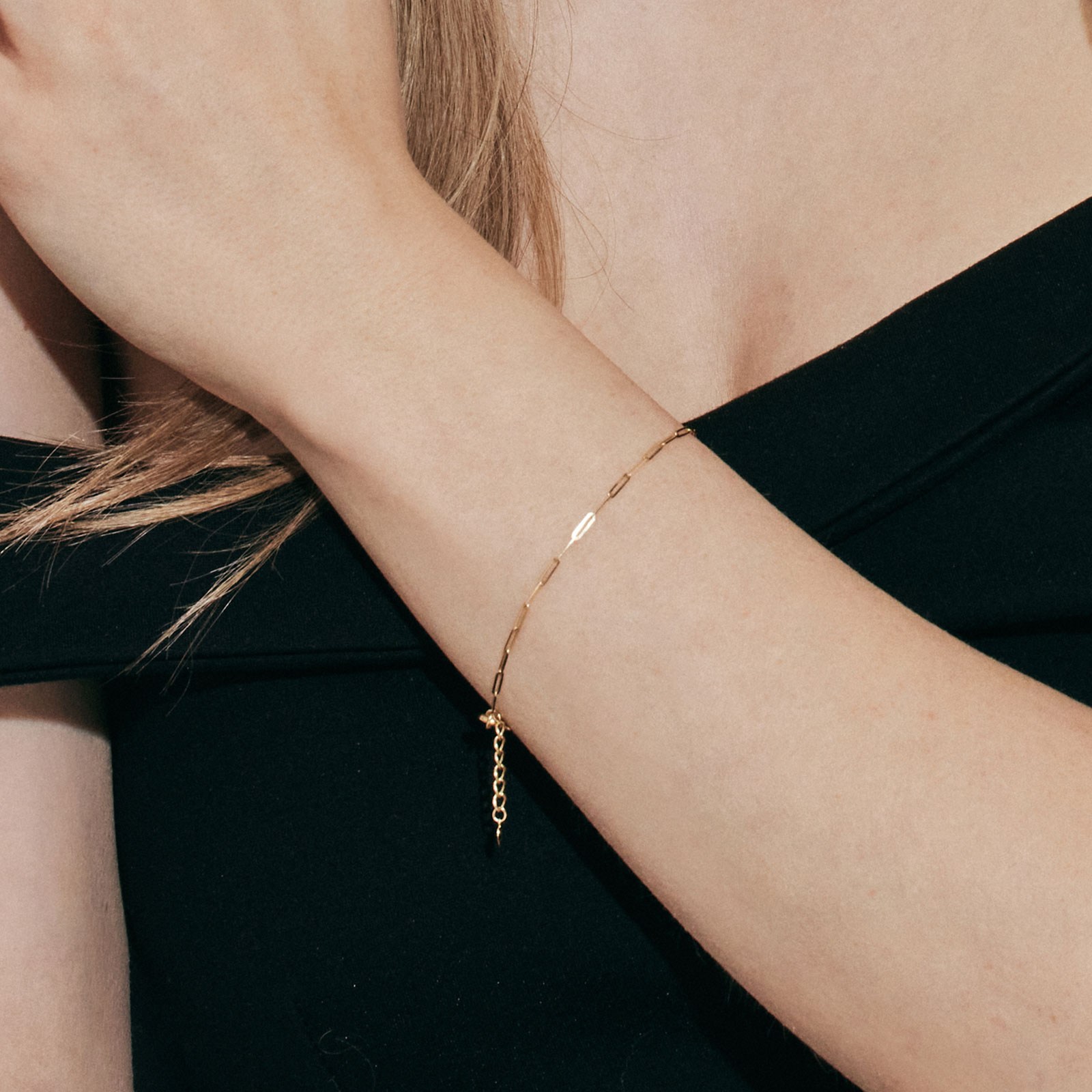 펠리체골드 14K,18K 스키니 클립 팔찌(+선물포장) 금 스네이크 뱀줄 데일리 기념일 레이어드 한줄 모던 심플 골드 여자친구 선물 392,600원