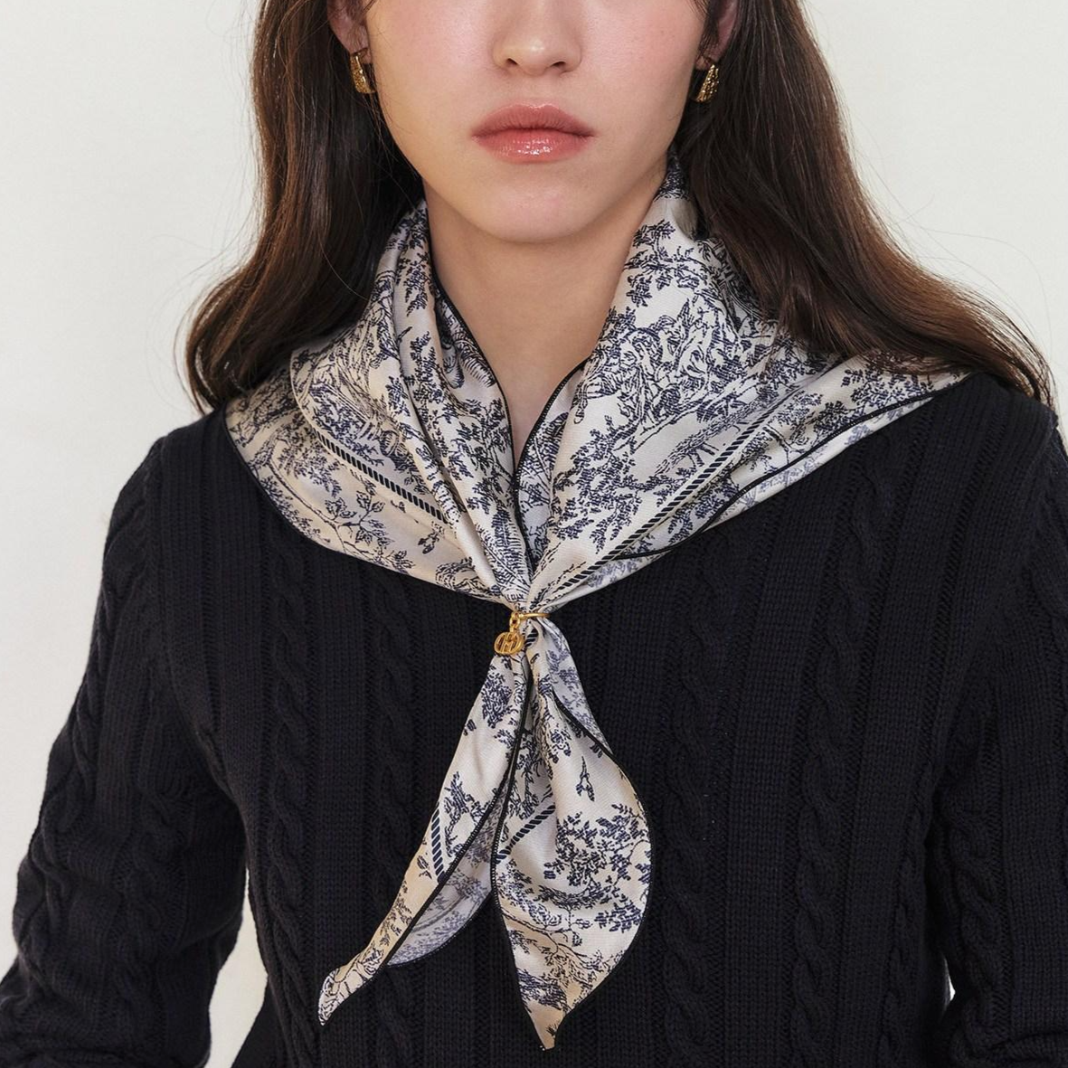 [헤지스] 실크 여성 봄 스카프 ( 선물 포장 ) 96,500원