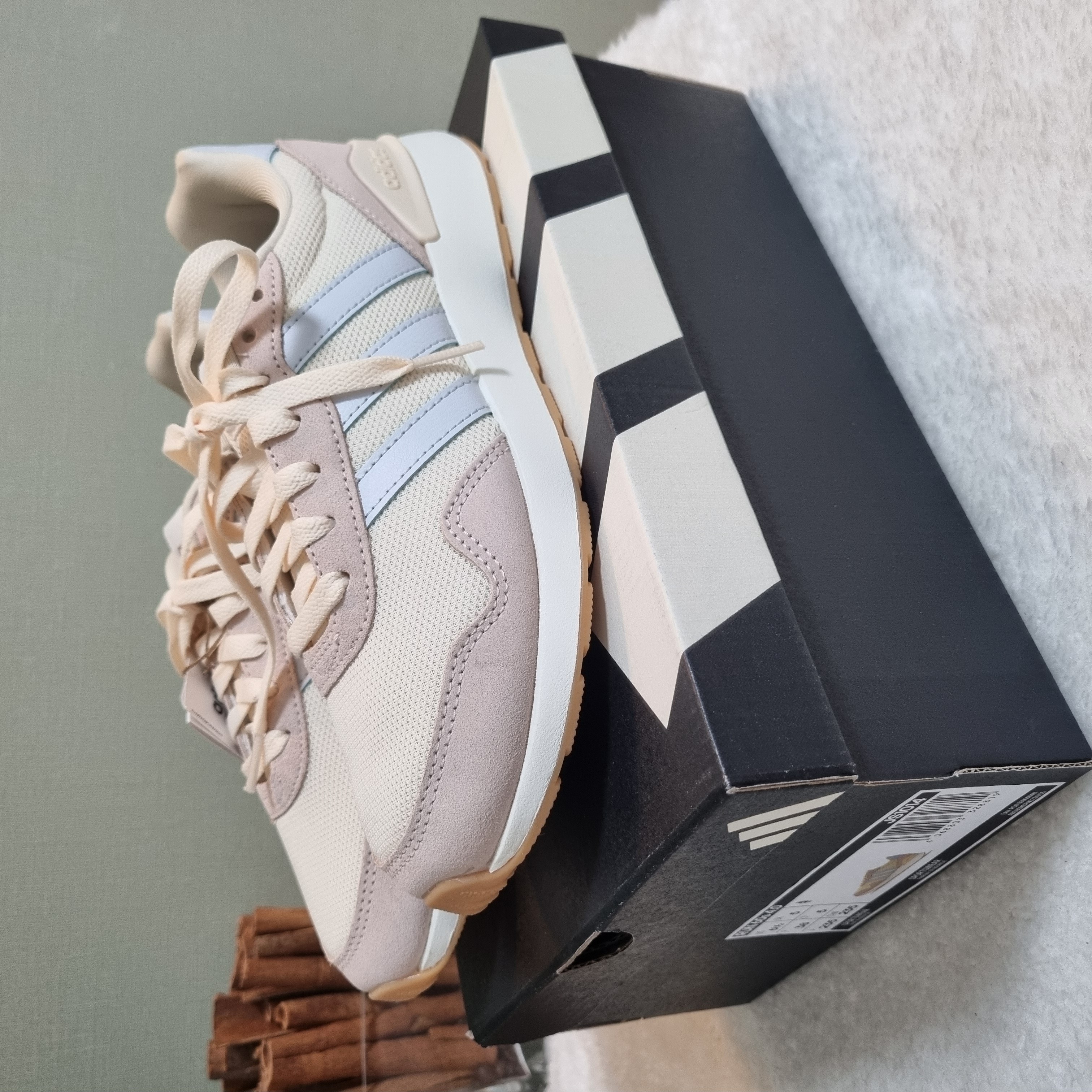 아디다스 여성운동화 런 60S 초경량 사계절 데일리 러닝화 헬스 운동화 59,000원