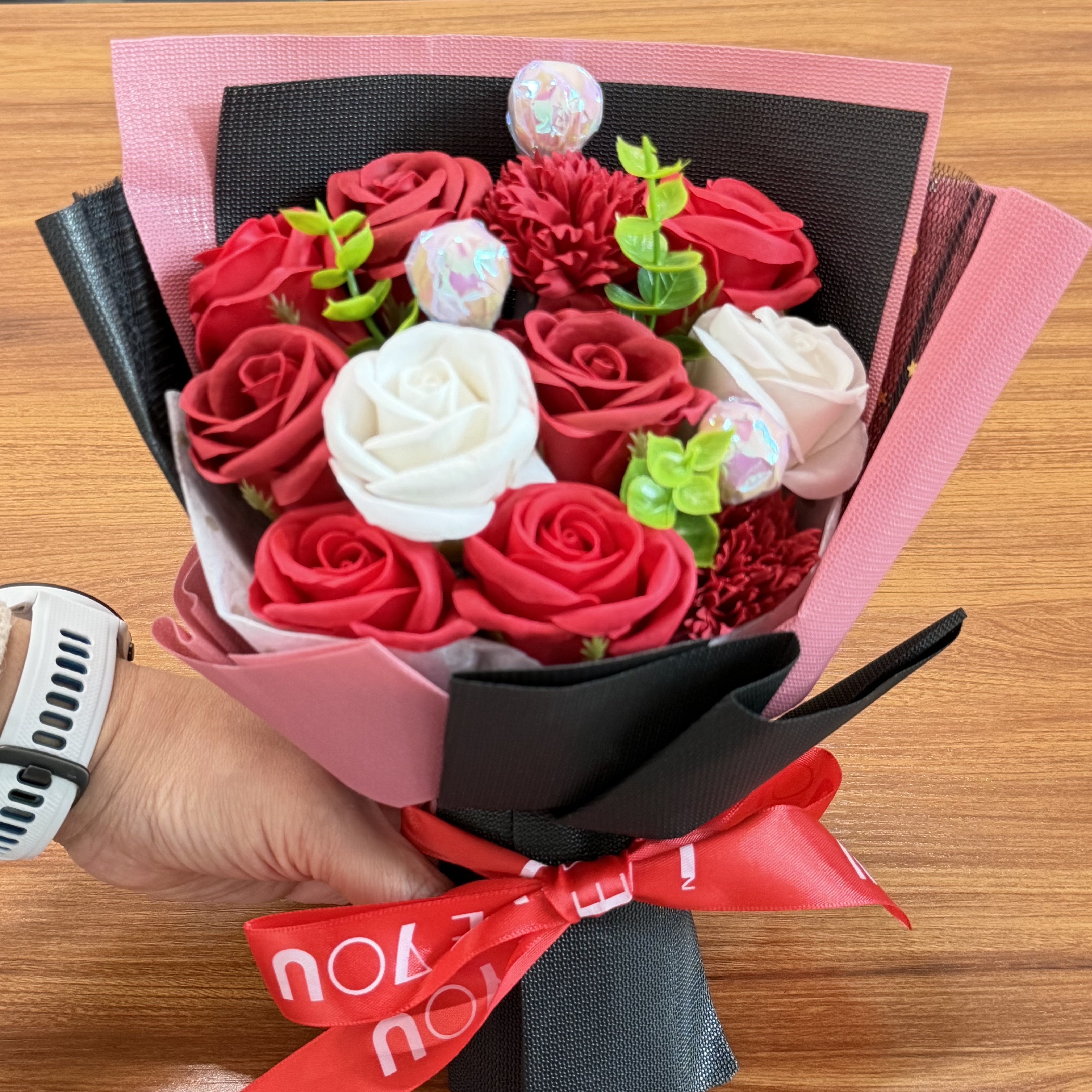 온느 11송이 풍성 꽃다발 사탕 소형 졸업식 발표회 비누꽃, 레드 19,400원