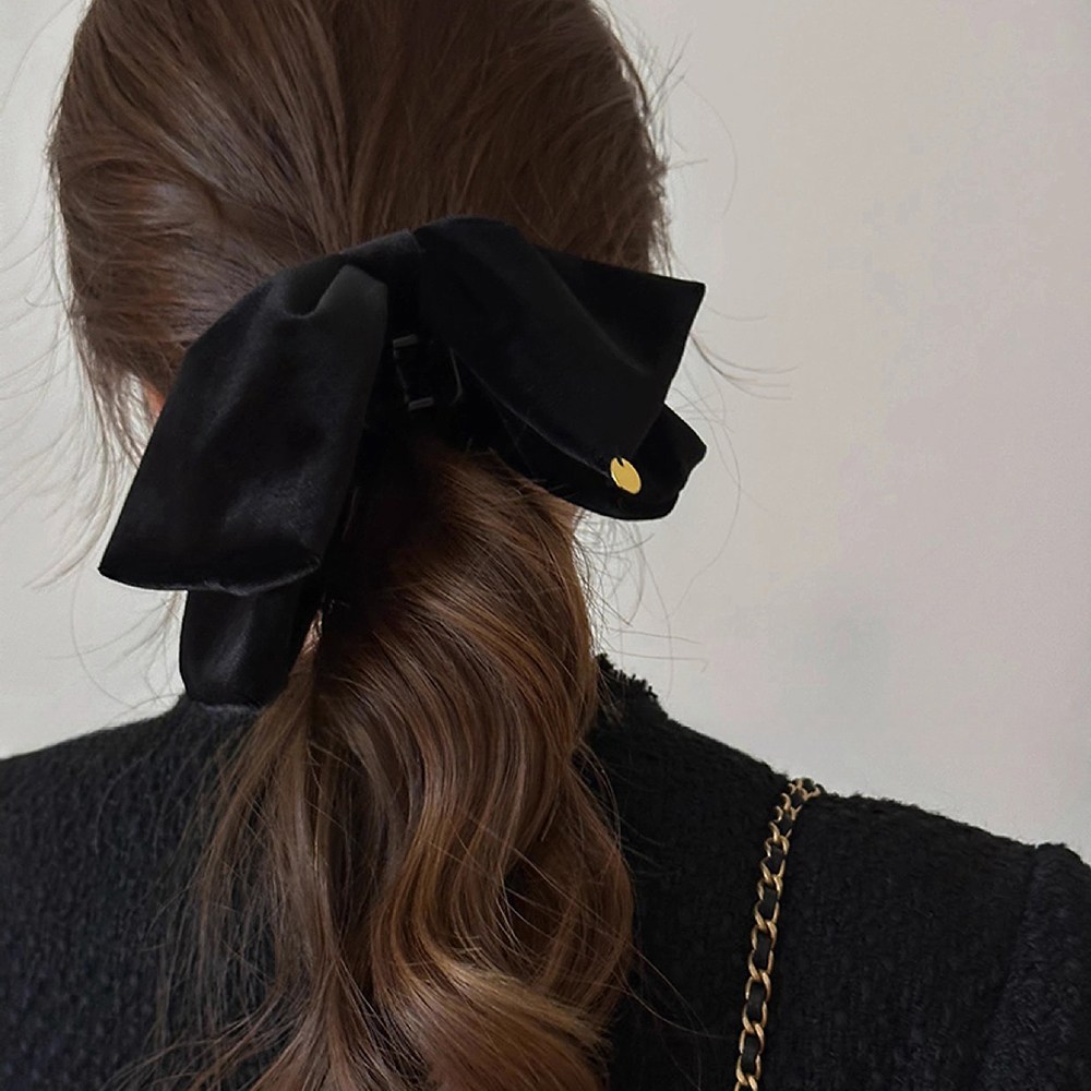 블링살롱 르네 소프트 벨벳 금장 로고 대왕 리본 집게핀 4컬러 리본핀 반묶음 올림머리 헤어핀 10,890원