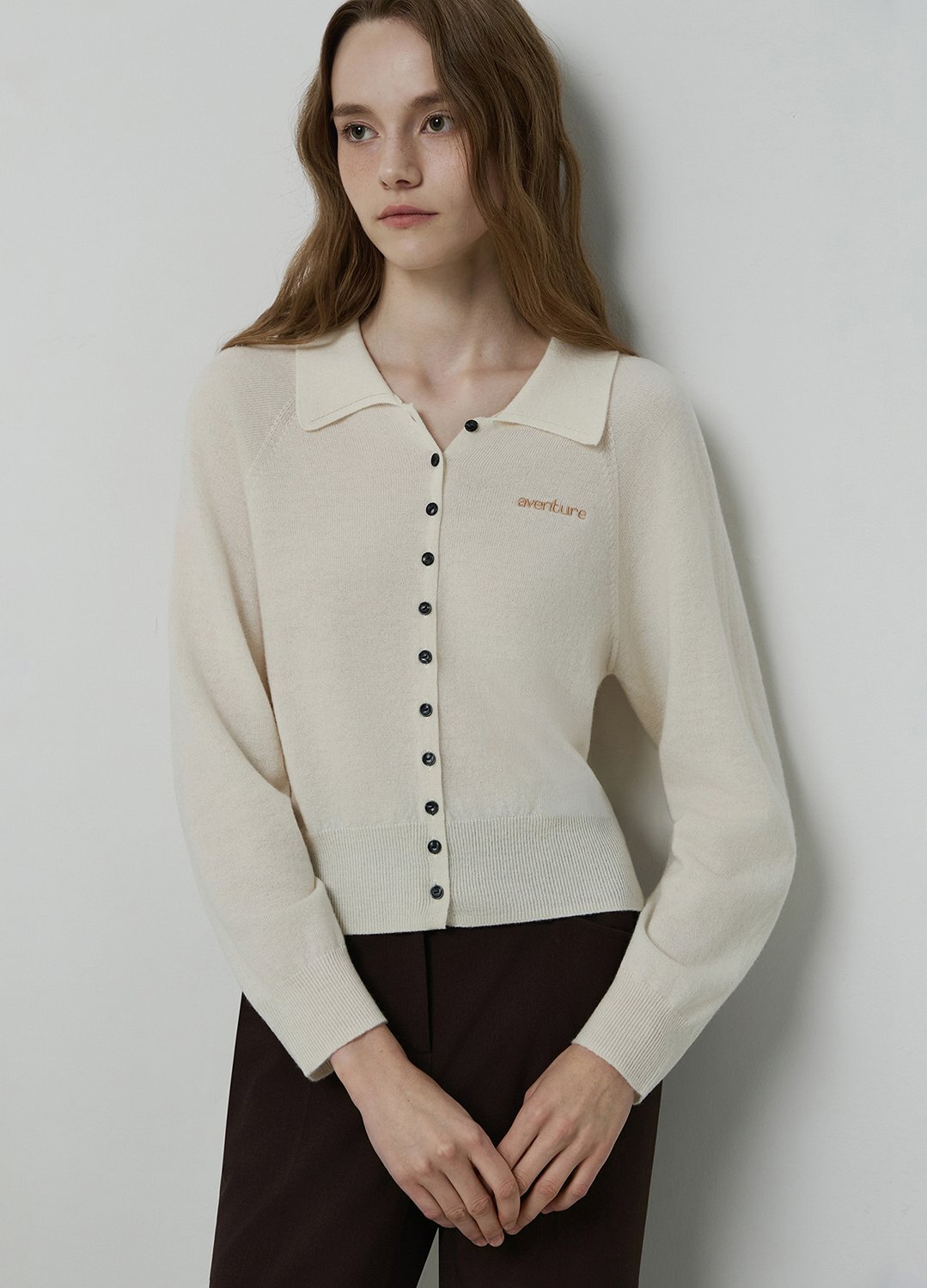 [국내백화점] 잇미샤 니트 베이직 터틀넥 모크넥 크롭 숏 풀오버 베스트 조끼 289,300원