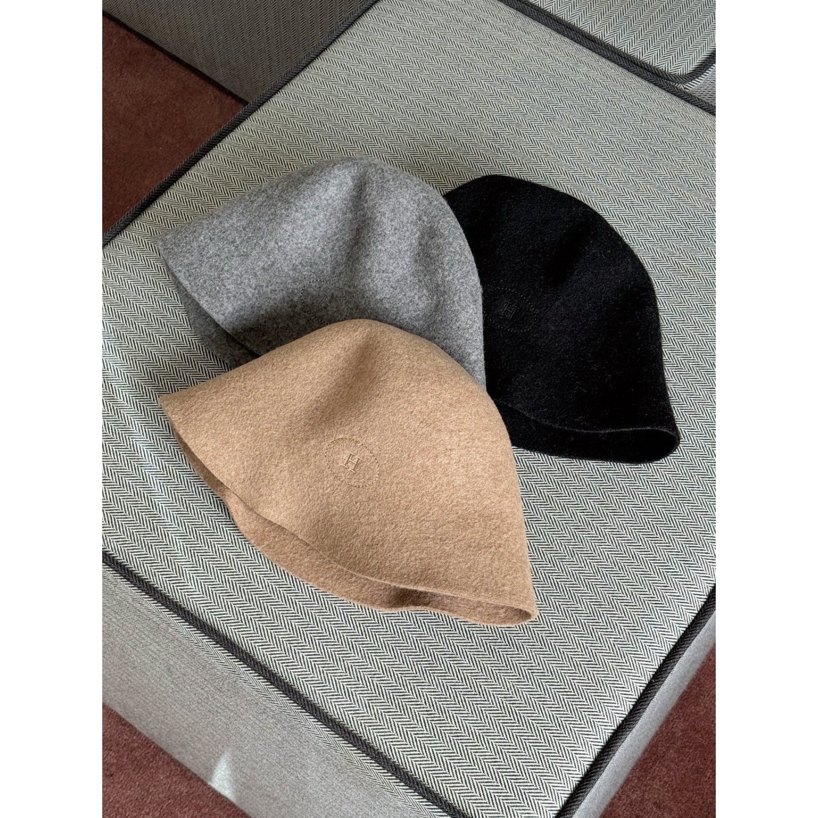 [우리마켓]H자수 울 버킷햇 39,400원