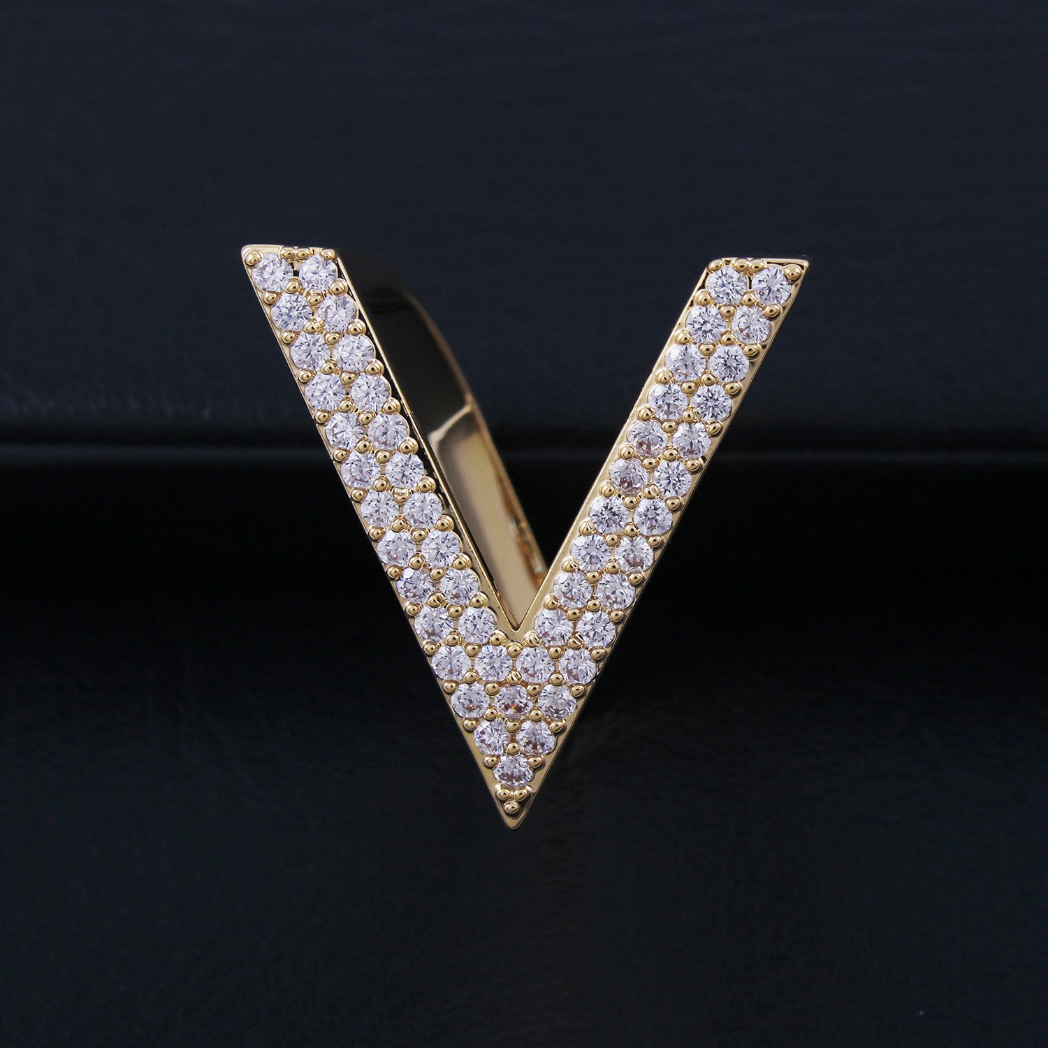 럭셔리 V자 큐빅 스카프 버클 볼드 스카프링 여성 포인트 정장 14,000원