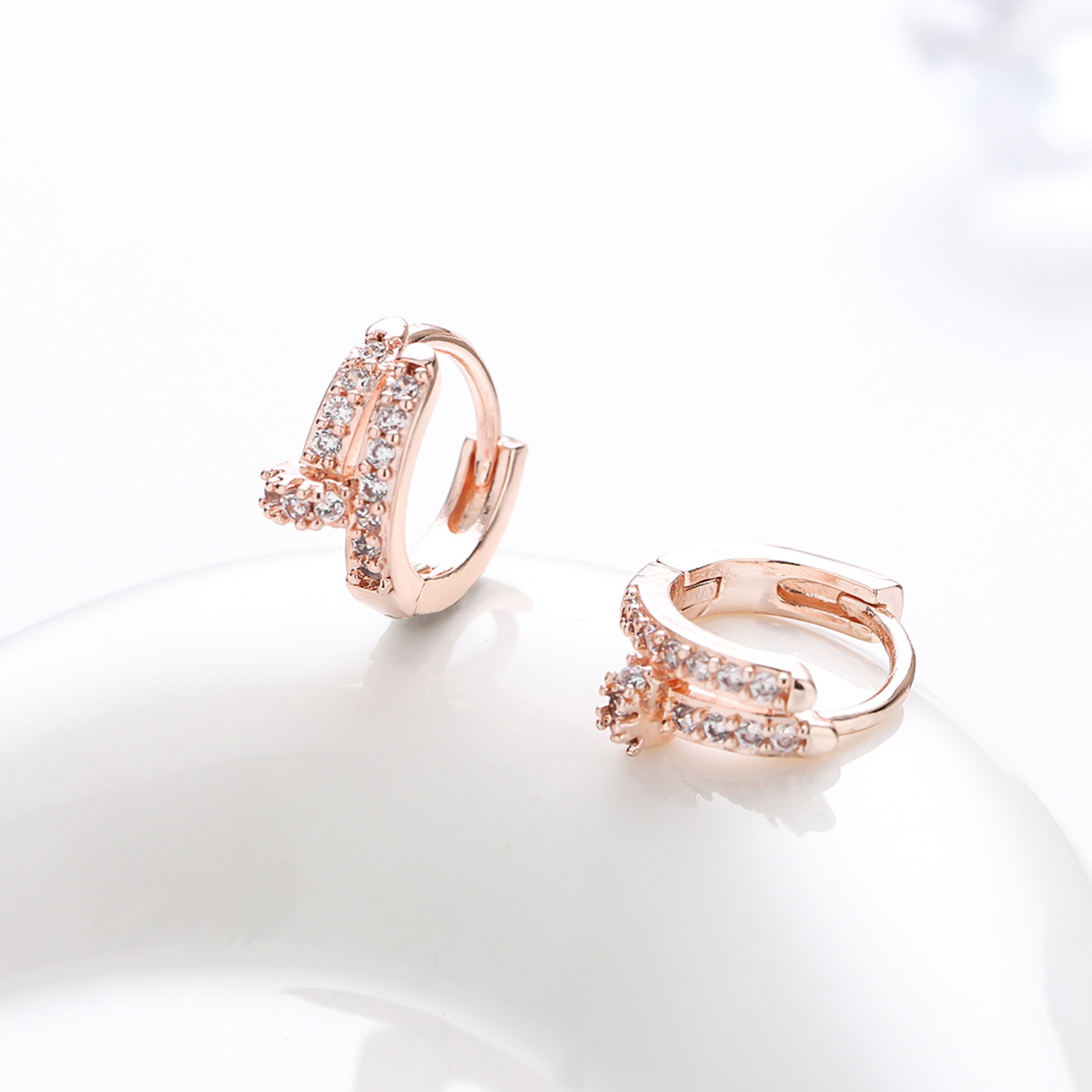 [NXNA] 18k 귀걸이 럭셔리하고 고급스러운 오스트리아 수입 모산 다이아몬드 도금 llq-ss032 55,990원