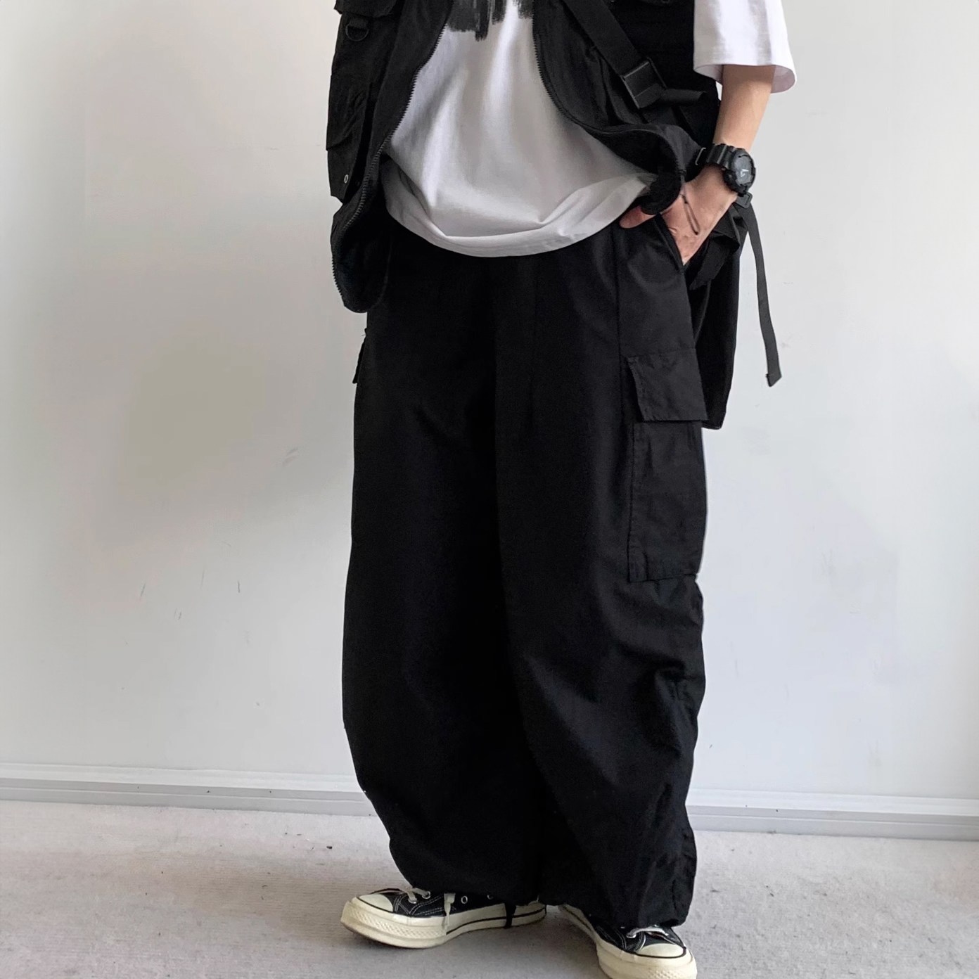 킹앤조이 준키 에드비 코튼 와이드 스트링 카고 밴딩 팬츠 89,800원