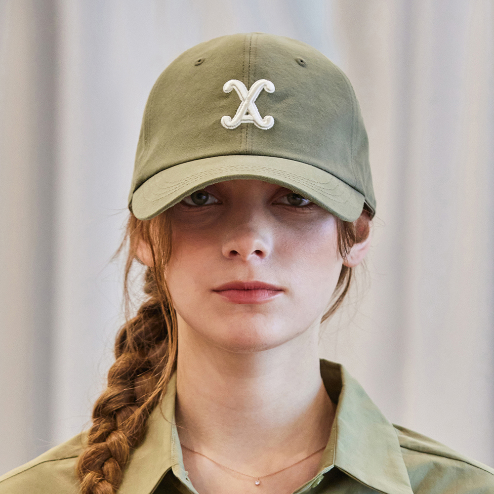 바잘 VA 커브드 3D 로고 볼캡 36,700원