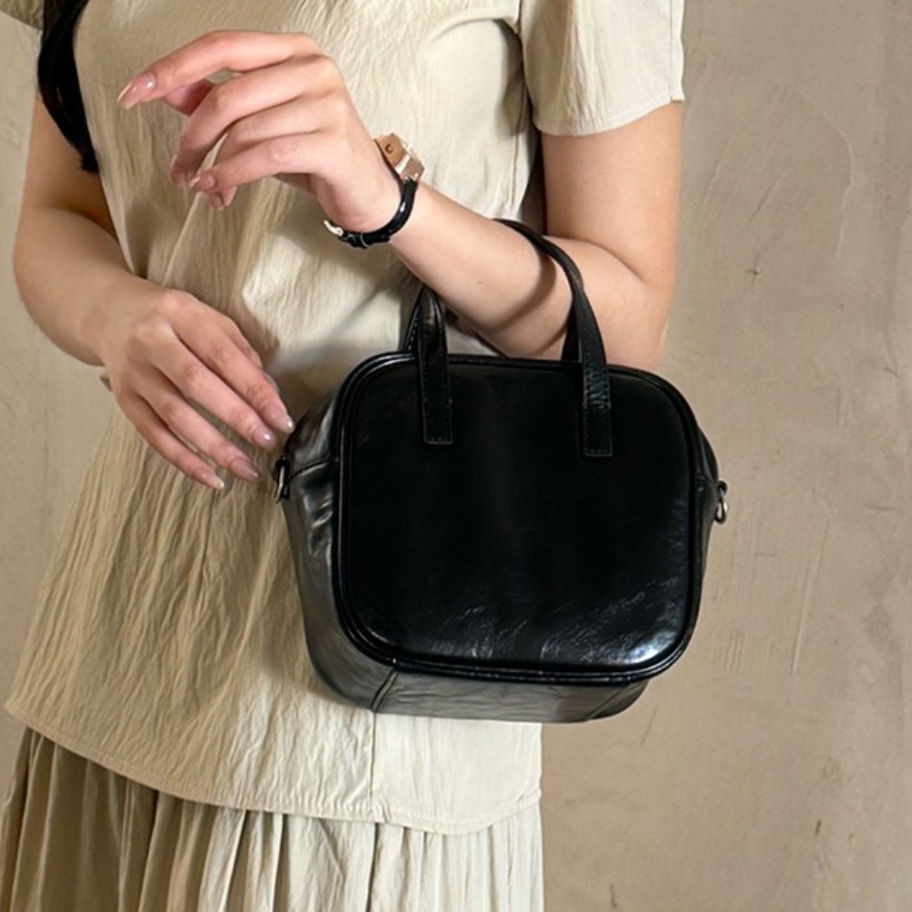 D.I.O 26년 봄 신상 최상급 천연소가죽 미니 크로스 숄더백 169,000원