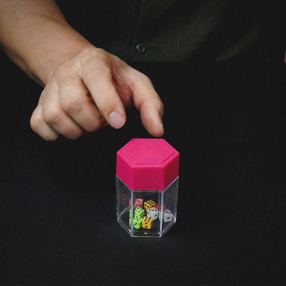 로노매직 주사위가 여러 개로 바뀌는 폭탄주사위 마술도구 어린이 학예회 장기자랑, 1개 4,300원