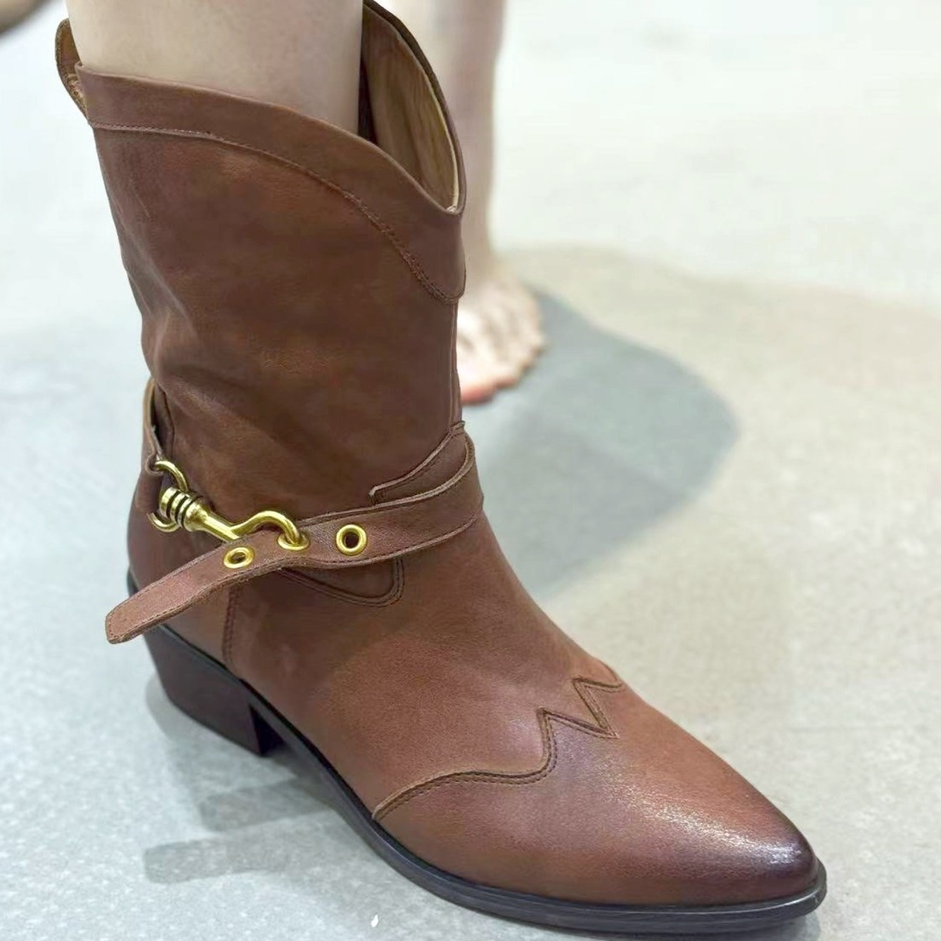 [슈앤가비] 여성 에테르나 소가죽 레더 웨스턴 부츠 데일리 패션 부츠 218,000원