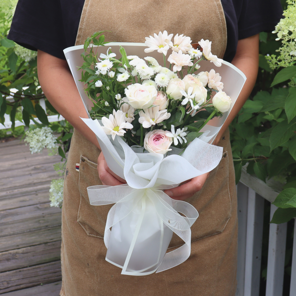 들꽃느낌 소소한 행복 꽃다발 졸업식 생일선물 기념일 29,000원