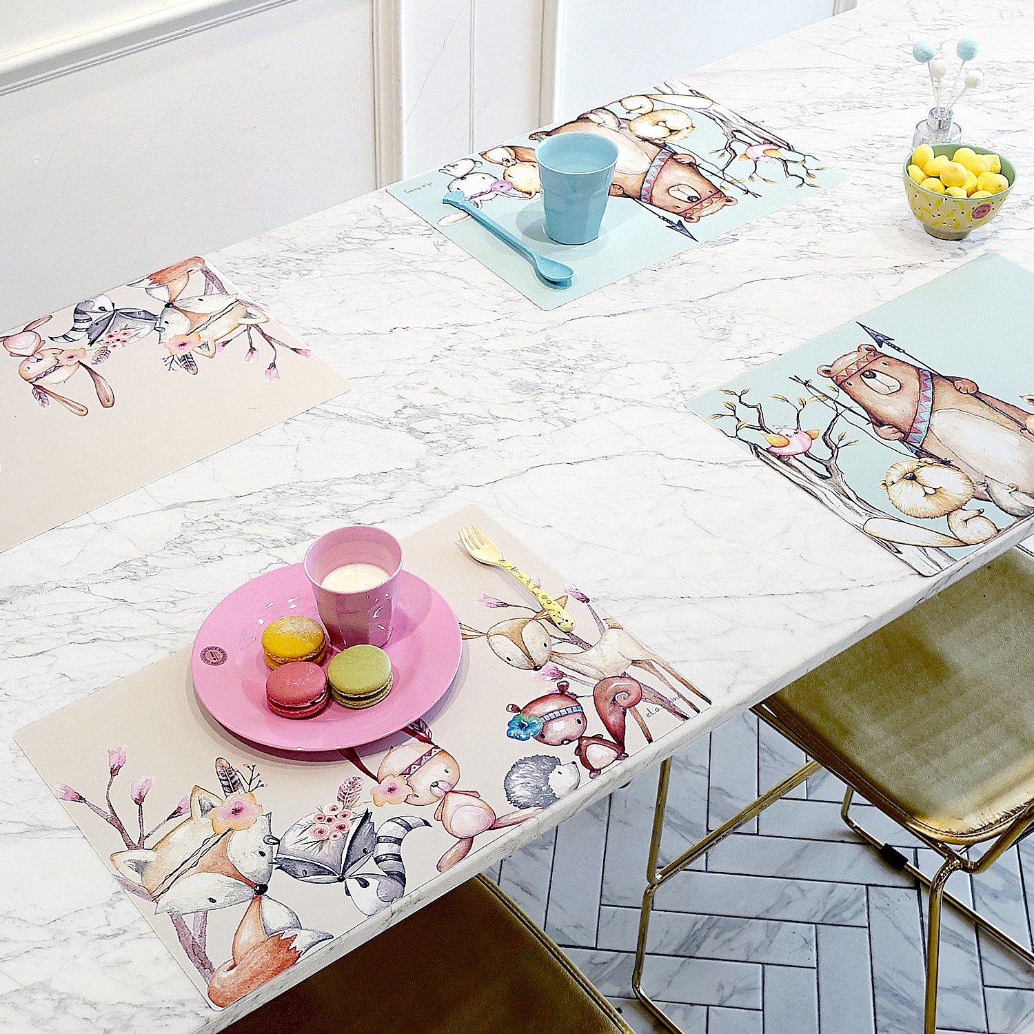 엘라다이닝 PP 양면 방수 식탁매트, 4개, 420x297(mm), 숲속친구들 16,800원