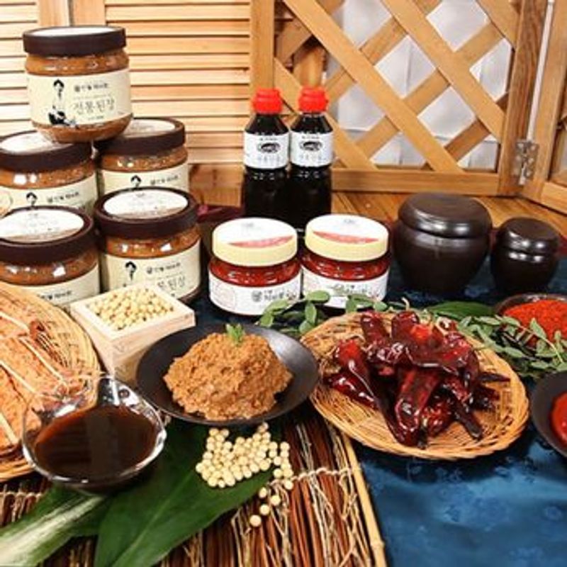 안동제비원 전통 메주세트(누름독 12.5L+메주 2.3kg+장용꽃소금 1.2kg+고추+대추 3개+숯+생수 6L) 63,660원