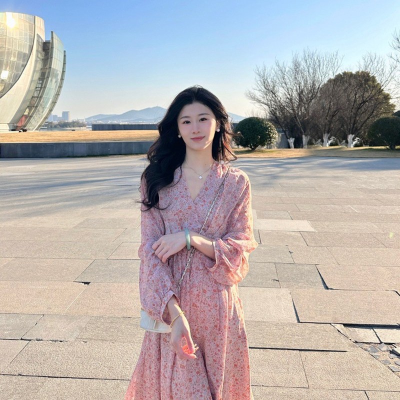 POMTOR 롱 프렌치 핑크 플라워 브이넥 원피스 휴양지룩 43,760원