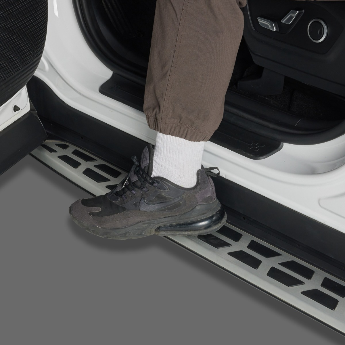 메이튼 디 올 뉴 싼타페 MX5 순정 사이드 스텝 옆발판, 1개, 싼타페MX5 사이드스텝 실버 229,000원