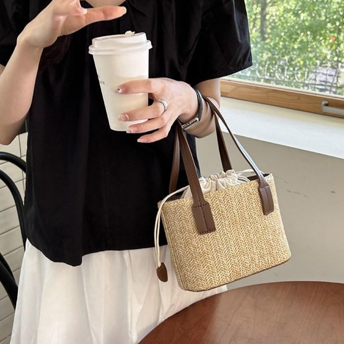 컬러인베리 미니 라탄백 투웨이 크로스백 겸 토트백 17,700원