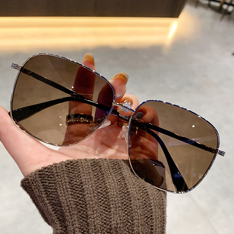 고급 오버사즈 패션 선글라스 - 편광 & 자외선 차단 랜즈 남여공용, 현재가 22,800원