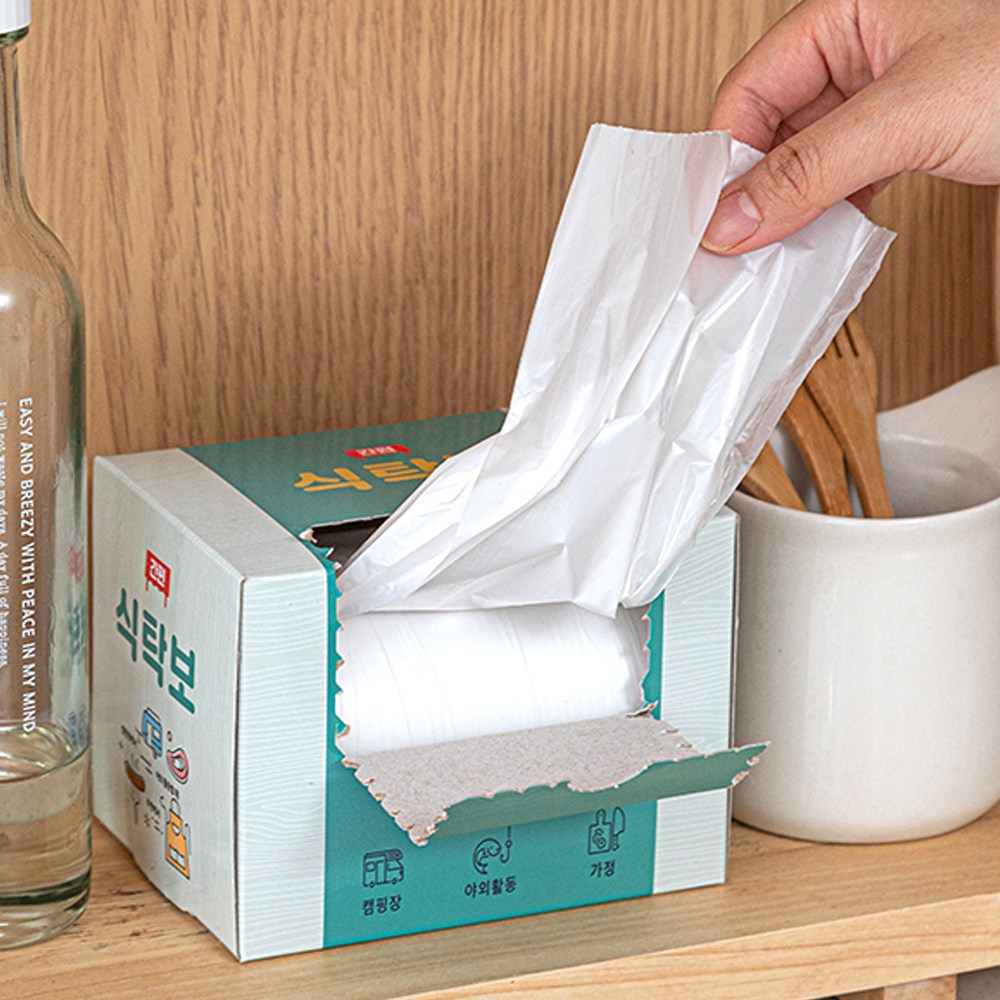 에브리홈 뽑아쓰는 롤타입 위생 비닐 식탁보 학교 학원 실습용 과학 미술 특활 시간 실외 캠핑 성묘 김장비닐 일회용 130 x 96cm 30매 대형 초중고 필수품 12,900원