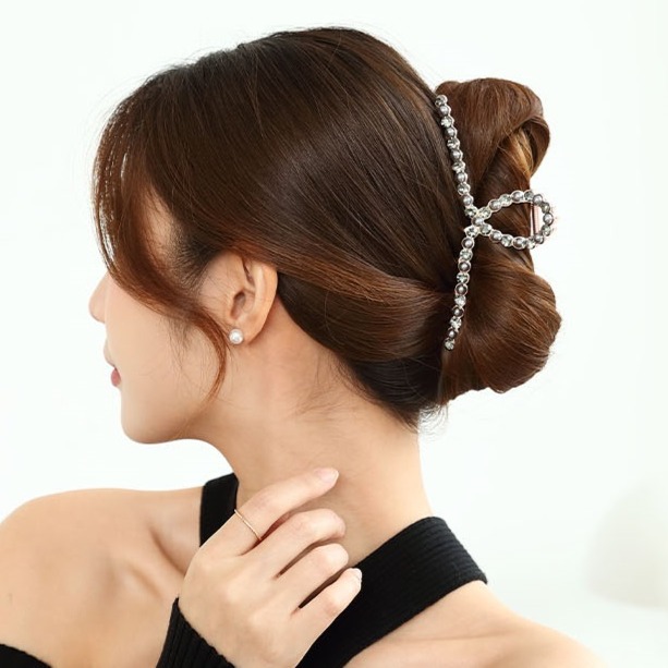 수스다 큐빅 진주 믹스 꼬임 광폭 메탈 유광 반묶음 올림머리 머리핀 5106 5,900원