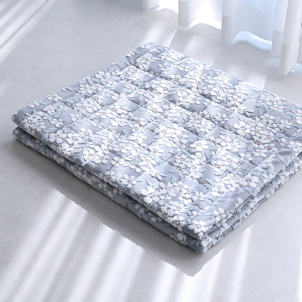 데코빙 폼폼 플라워 극세사 쇼파패드 5mm 착번아웃 밍크 소파패드 (3인용 4인용 돌쇼파) 49,210원