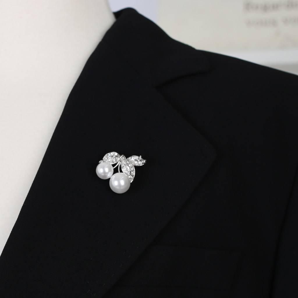 제이엠코 진주 체리 큐빅브로치 정장뱃지 선물포장 패션코디 옷핀 브로치 15,900원