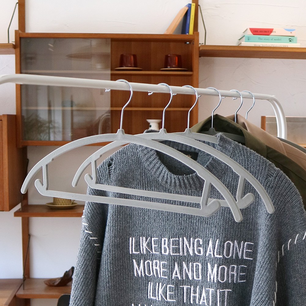 로이코 프리미엄 어깨뿔방지 고리회전 니트 라운드 벨벳 옷걸이 7,800원