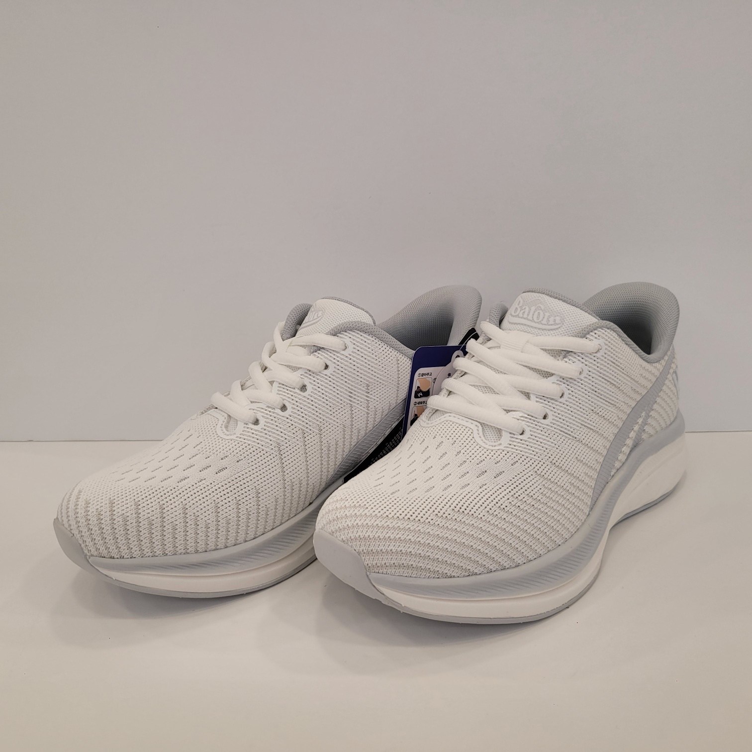 PWX 바로인 슈즈 드로우 남여공용 커플 키높이 경량 운동화 손 안대고 신고 벗기편한 아시안핏 설계 발볼넓고 곡선형 쿠션으로 무릎과 관절의 피로 덜어주는 사계절 워킹 런닝화. 89,600원