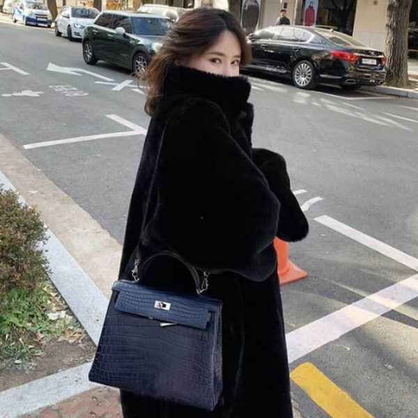 퍼 롱 코트 여성 페이크 자켓 겨울 부드러운 오버핏 147,400원