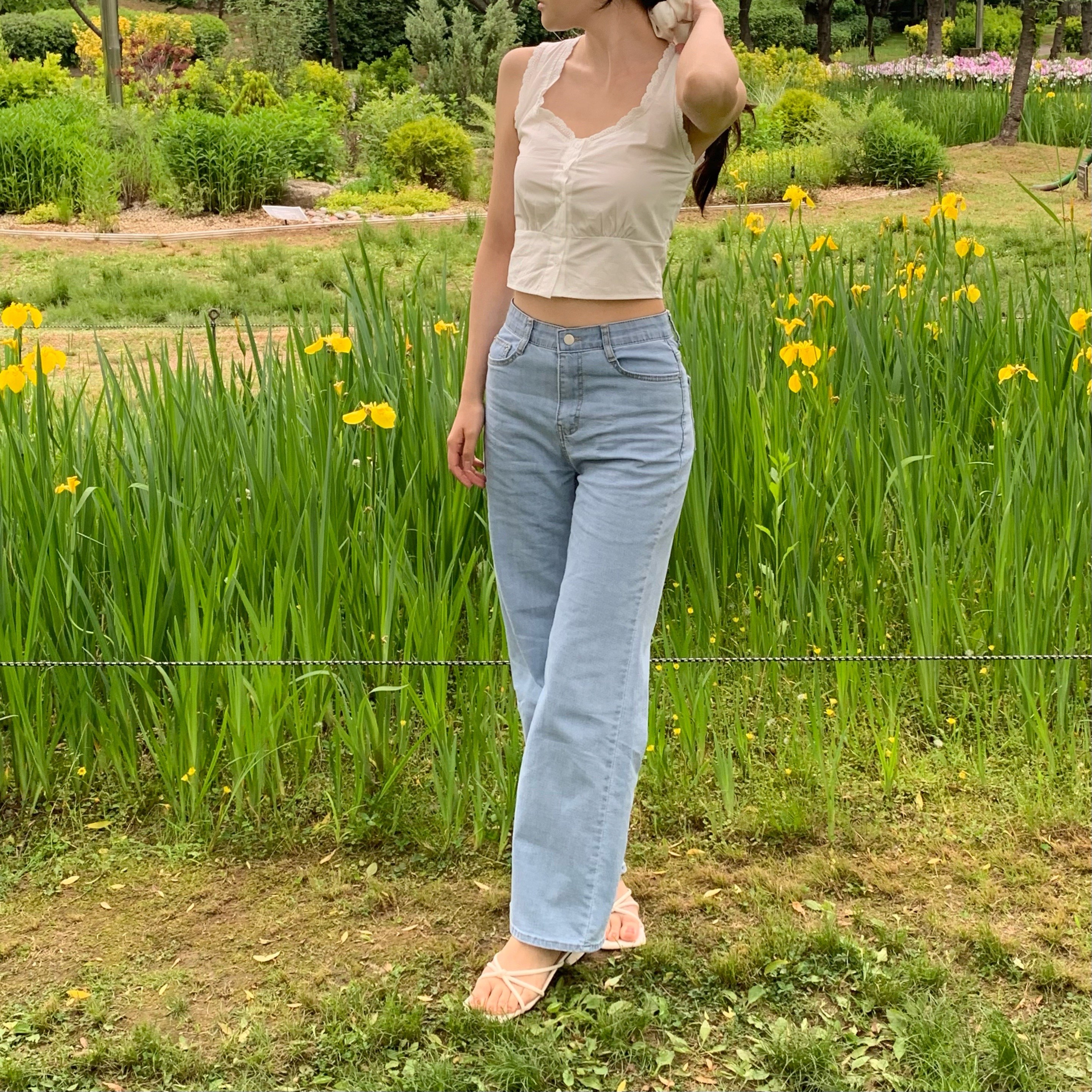 여름 펀칭 블라우스 화이트 민소매 블라우스 여성 프릴블라우스 슬리브리스 탑 3종 29,000원