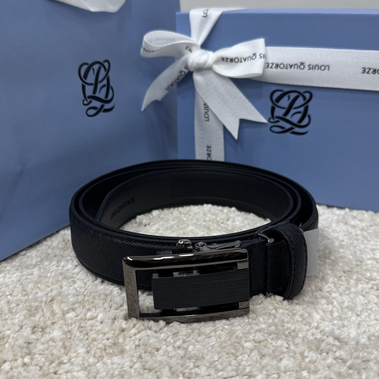 (국내백화점판 A/S 가능) 루이까또즈 블랙 남성 소가죽 자동벨트 (리본선물포장) 64,000원
