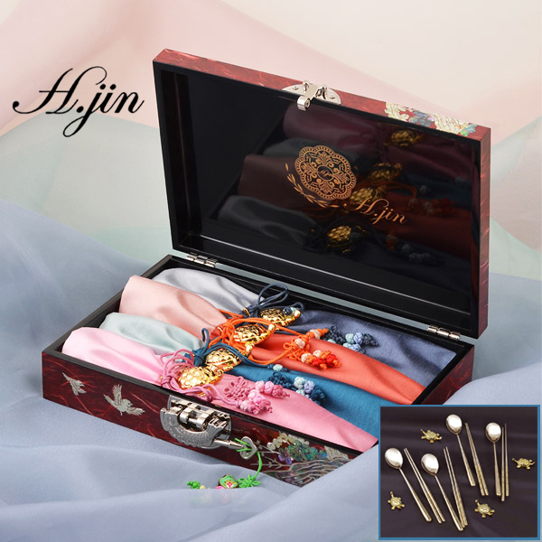 [도도예] H.jin 나전칠기 자개보석함 + 백수백복 진공 티타늄금수저 홈세트 (4인용) 결혼 예단 금수저 상견례 선물 답례품 추천 348,000원
