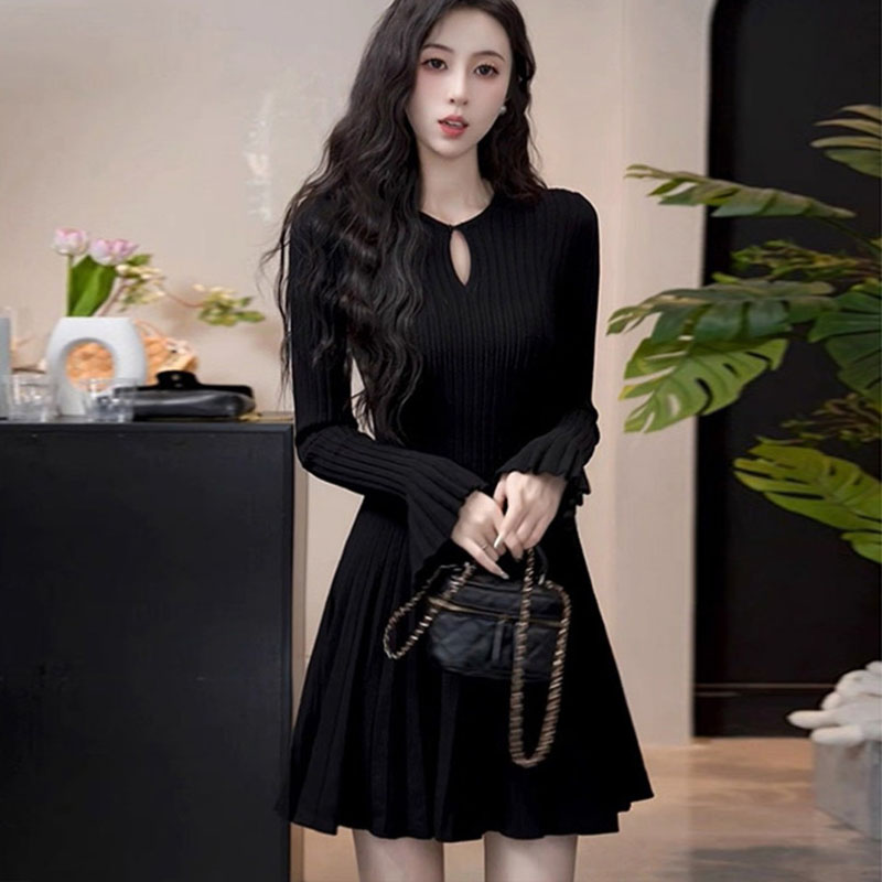 여성 슬림핏 골지 플리츠 니트 원피스 데일리 허리라인 긴팔 a라인 미니원피스 하객룩 23,900원