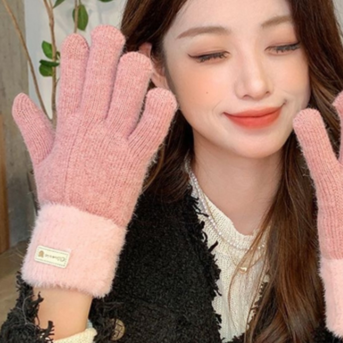 예더마켓 방한 스마트 터치 니트 기모 털 장갑 8,500원