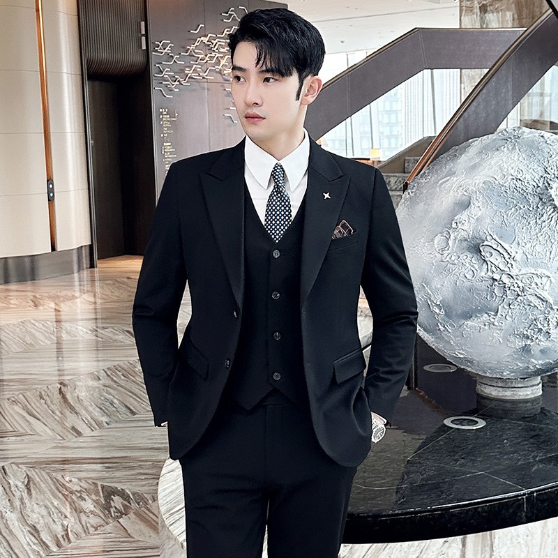 Enyofe 남성용 투버튼 캐주얼 쓰리피스 겨울 정장세트 재킷+조끼+바지 면접 기획 남자수트 3피스  결혼식 하객 남성 슈트 남자 가을검은 양복 세트(3컬러) 108,100원