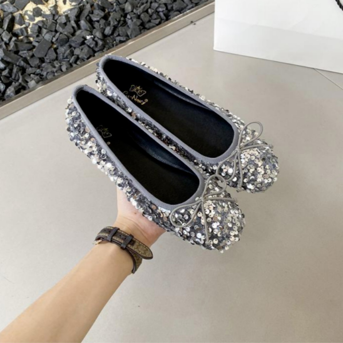 여성신발 리본 플랫슈즈 트렌디한 블링블링 스팽글슈즈 CC170 19,370원