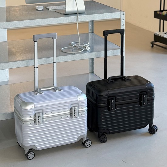 위로열리는캐리어 18인치 승무원캐리어 100% PC 파일럿캐리어 미니 기내반입 138,000원