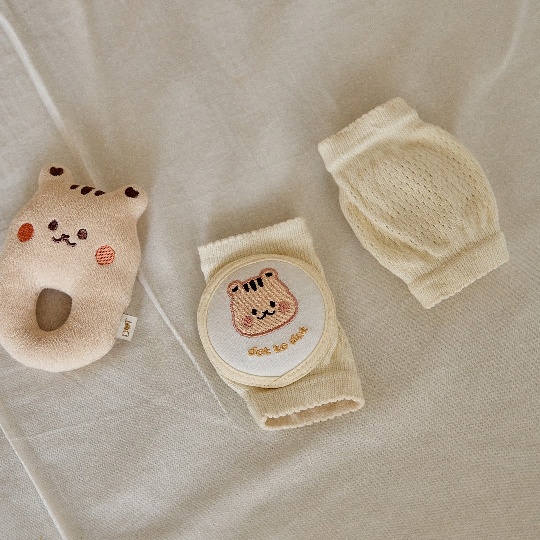 돗투돗 꼬미 자수 무릎 보호대 9,900원