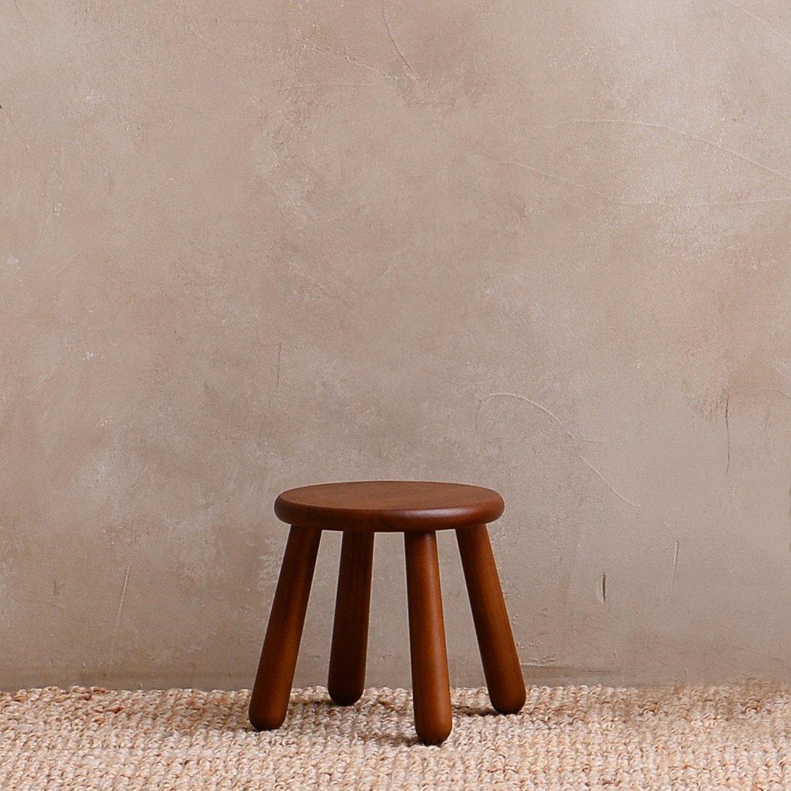 아이코닉하우스 애프터 글로우 스툴 220 15,900원