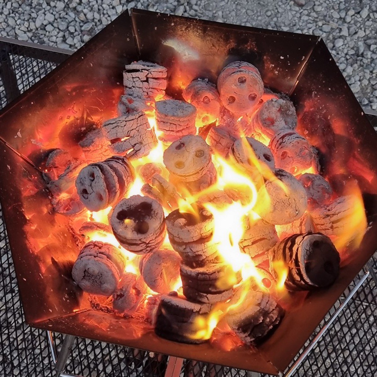 네이처스 압축장작 10kg 오래 타는 불멍 캠핑 장작 화목 벽난로 14,500원