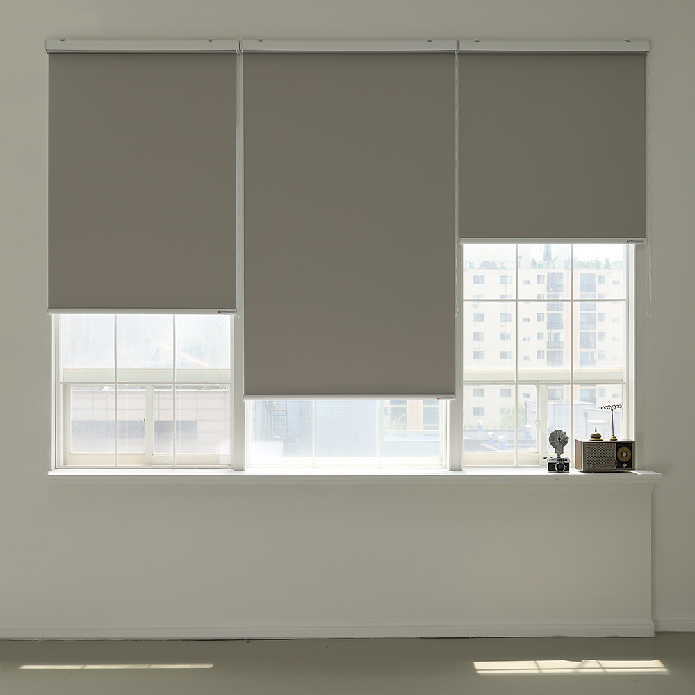 창안애 못없이 설치 무타공 안뚫어고리 다크니스 암막 롤스크린 블라인드 47,500원