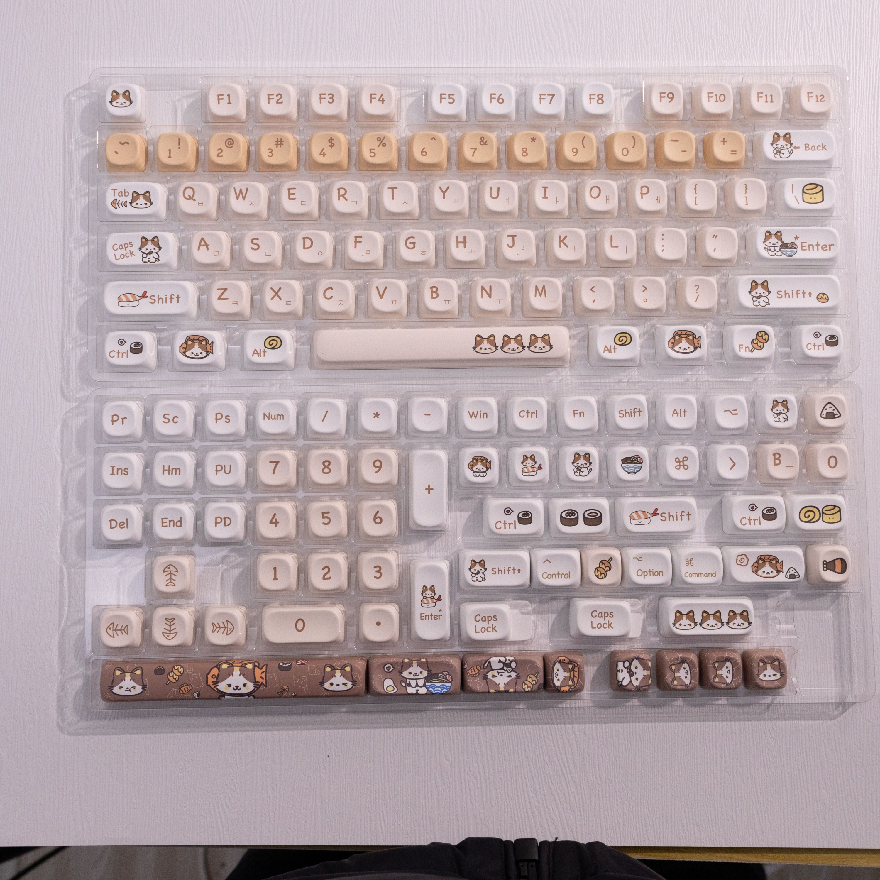일식 고양이 귀여운 기계식 키보드 키캡 한글 영문 각인 PBT 염료승화캐릭터 키캡 MOA 프로파일, MX 스위치 호환, 61/64/68/87/96/104/108 배열 키보드 지원, 한글 각인, 일식 고양이 17,800원
