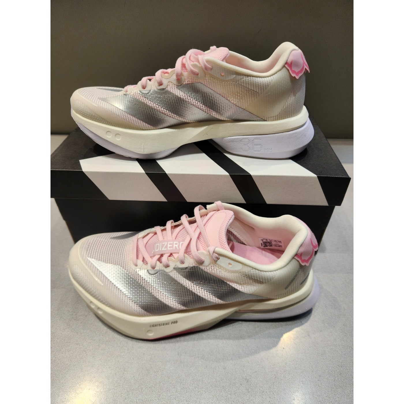 아디다스 아디제로 보스턴 13 우먼 JQ9667, 현재가 179,000원