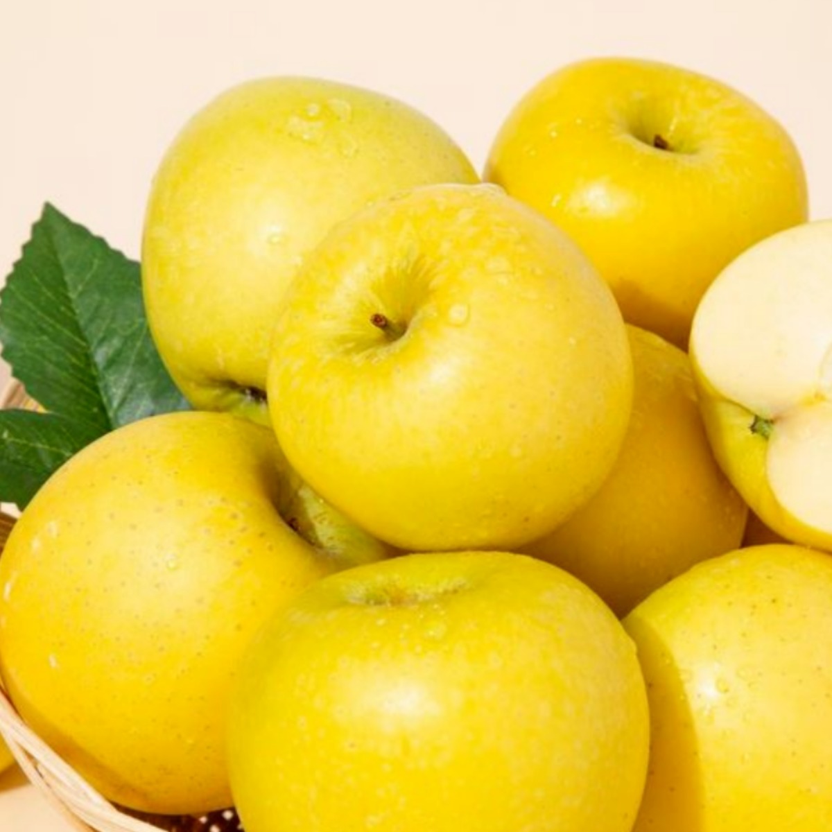 ( 한정 판매 ) 당도선별 햇사과 고당도 황금사과 시나노골드 사과, 1개, 5kg 특대과 60,500원