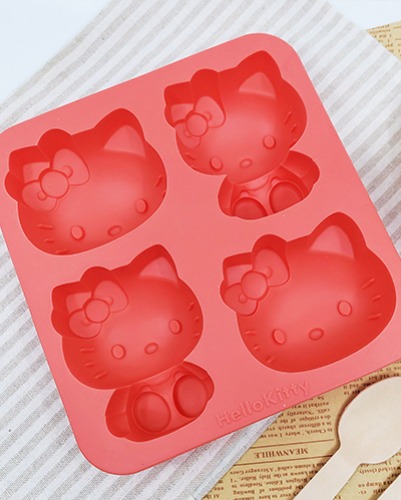헬로키티 입체 실리콘 마들렌틀 몰드 버터떡틀 (4구) 18,900원