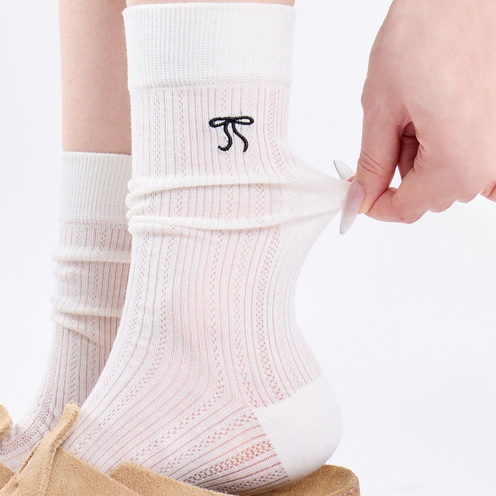 Amnesia cat 리본 자수 여성용 양말 봄여름용 얇은 중목양말 펀칭 메쉬 통기성 면양말 학생용 패션 양말 5족 세트 9,750원