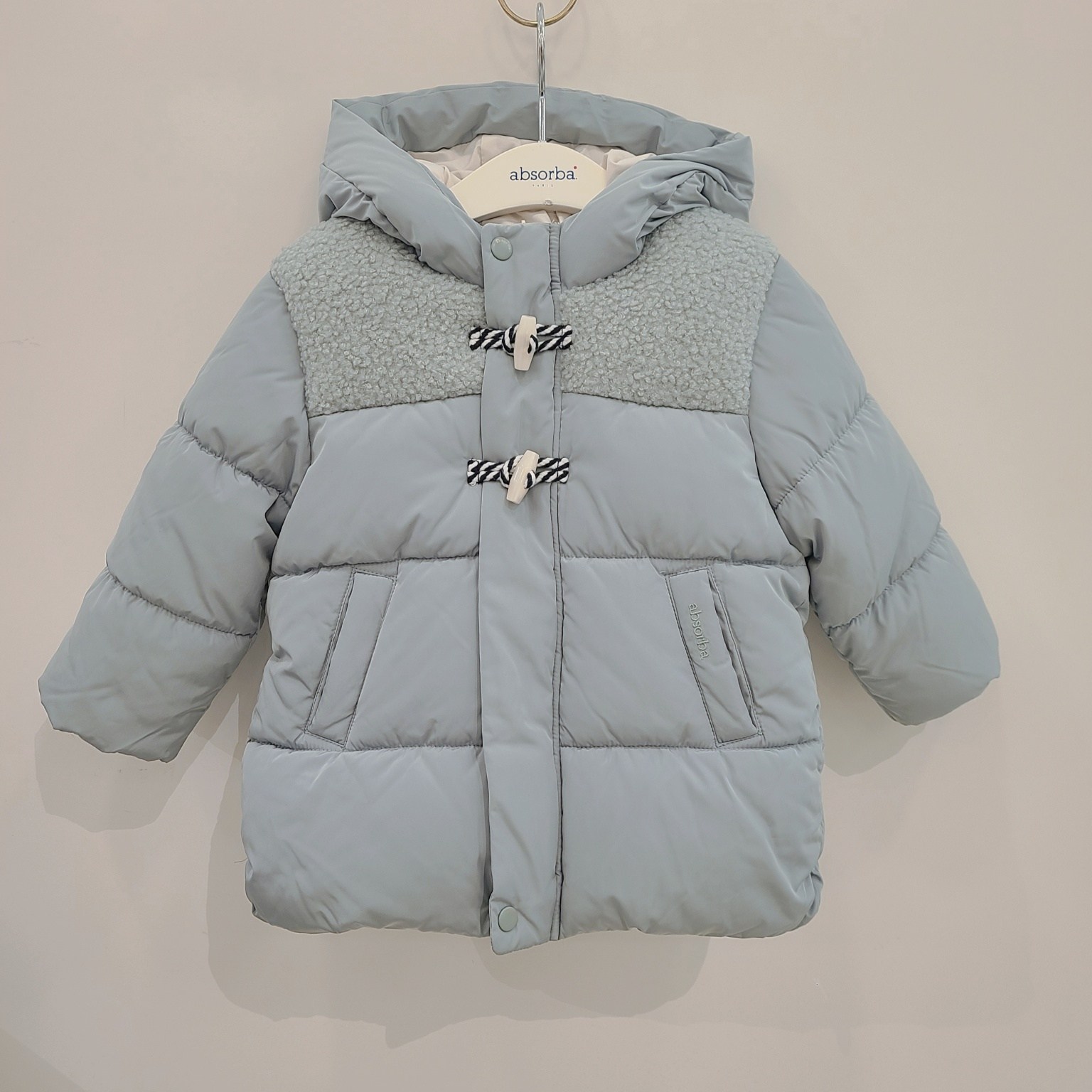 압소바 중계점  겨울 시즌 인기 아우터 솜보다 따뜻하고 오리털보다 가벼운 고급 아웃도어 신슐레이트 점퍼 91,000원